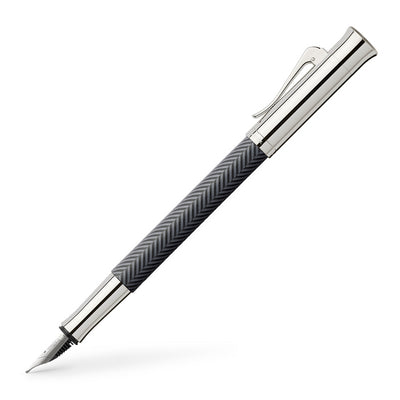 Pluma estilográfica Graf von Faber-Castell Guilloche Ciselé antracita, plumín de oro de 18 quilates 